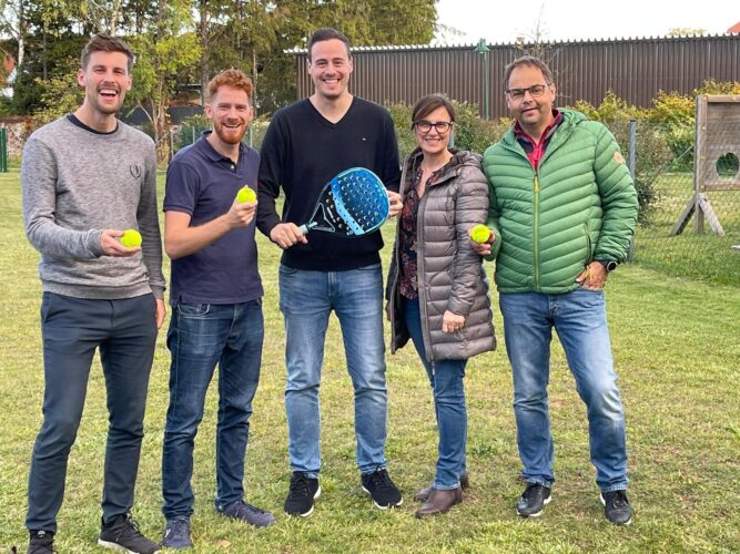 Bild Von Menschen Mit Padel Schläger